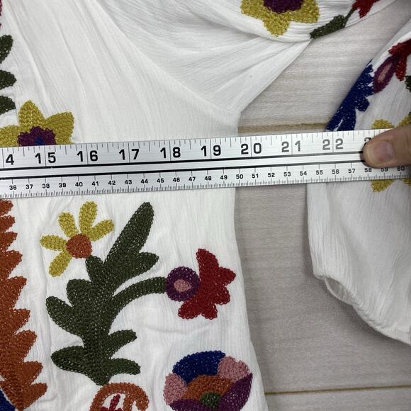 Colleen Lopez Top XS White Heavily Embroidered On/Off Shoulder Keyhole Long Slv - Picture 9 of 10